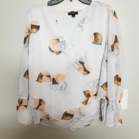 Blouses - Picture 1 of 16